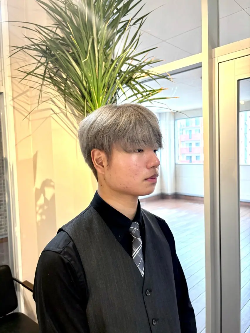 カラー メンズ メンズブリーチ ブリーチ カット ヘアカラー トリートメント しゅり Flag hairのヘアスタイル