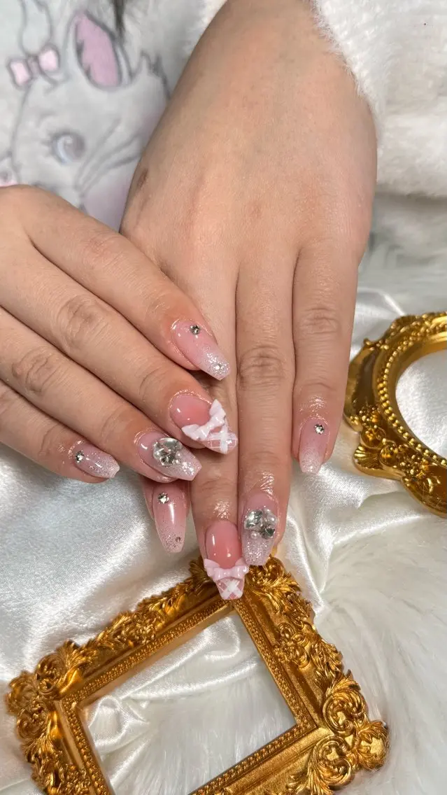 ネイル ハンドネイル ルシイ🎀新宿長さ 出しパーツ専門店のネイルデザイン