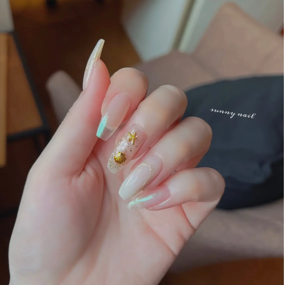 ネイル オーロラネイル ジェルネイル ミラーネイル パラジェル sunny nailのネイルデザイン