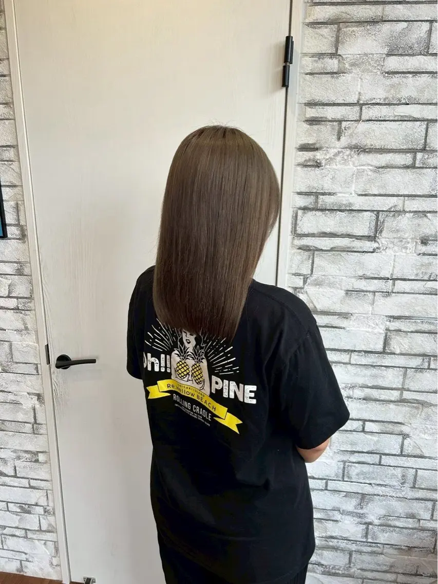セミロング 伴 星来のヘアスタイル