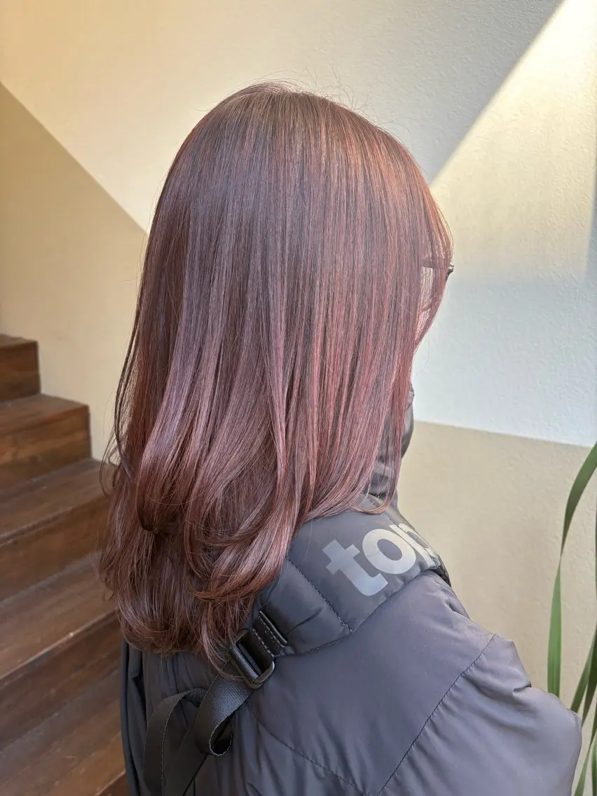 ロング カラー ブラウンカラー ピンクカラー ピンクブラウン レイヤーカット カット ヘアカラー トリートメント ツヤ感カラー✨/ 顔周りカット西川絢音のヘアスタイル