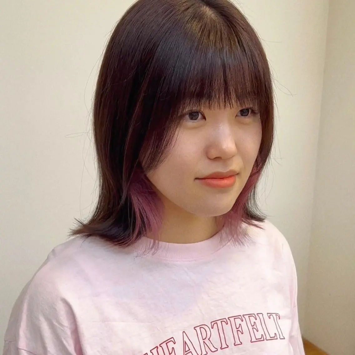 ミディアム カラー ブリーチ インナーカラー ピンクカラー レイヤーカット募集中 Asukaのヘアスタイル