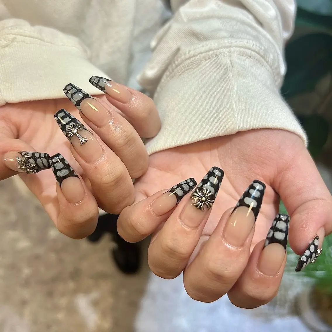 ネイル ハンドネイル 💅🏽 SHIORI🌙のネイルデザイン