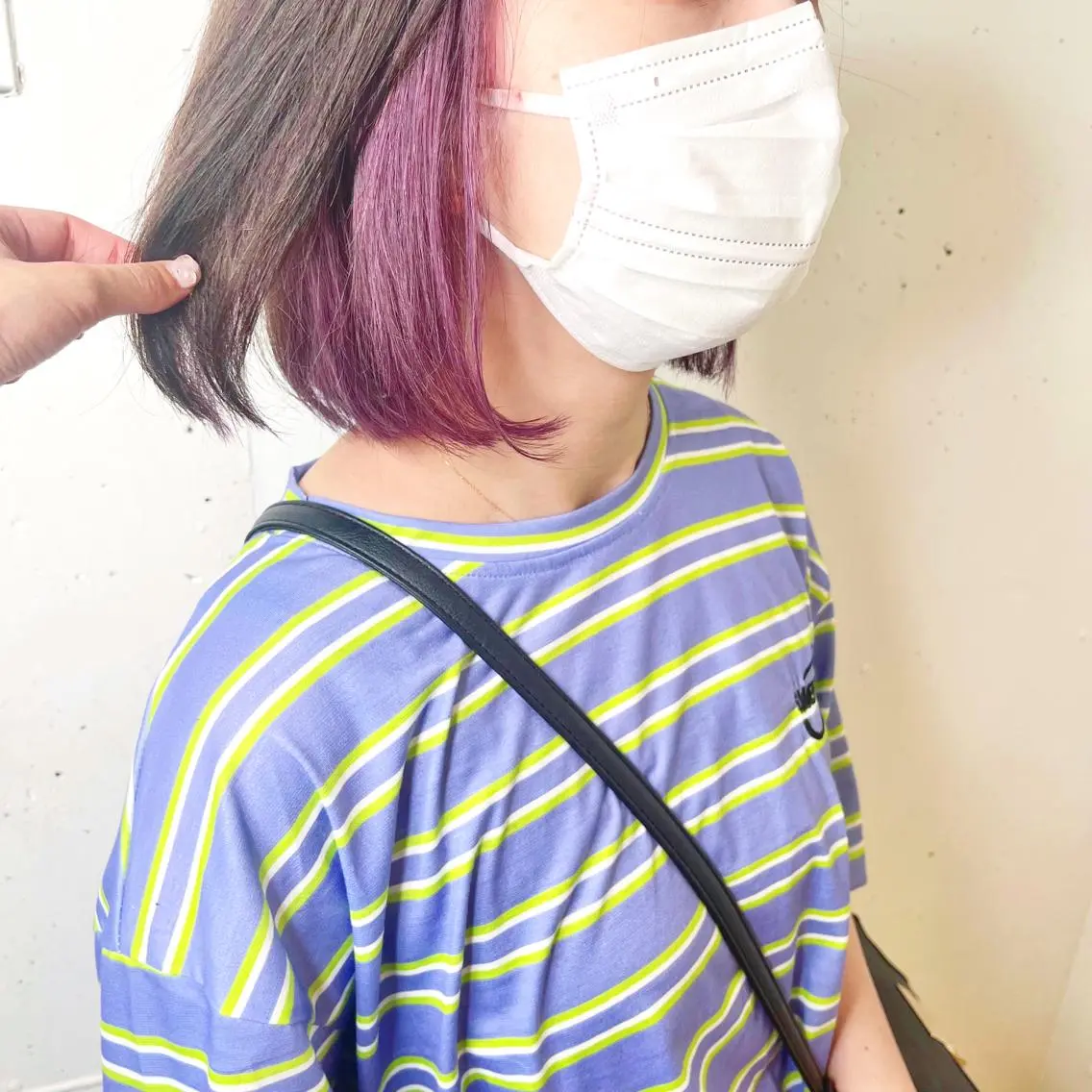 ミディアム カラー ヘアアレンジ インナーカラー ラベンダーカラー 八巻 晴香のヘアスタイル