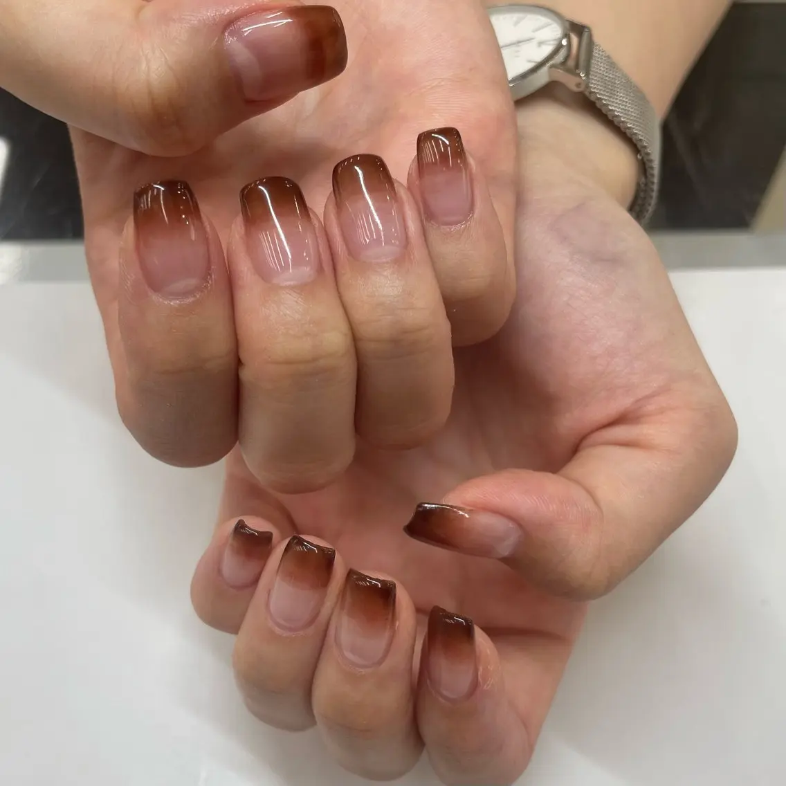 ネイル ブラウン グラデーション MAXKELLY EMIのネイルデザイン
