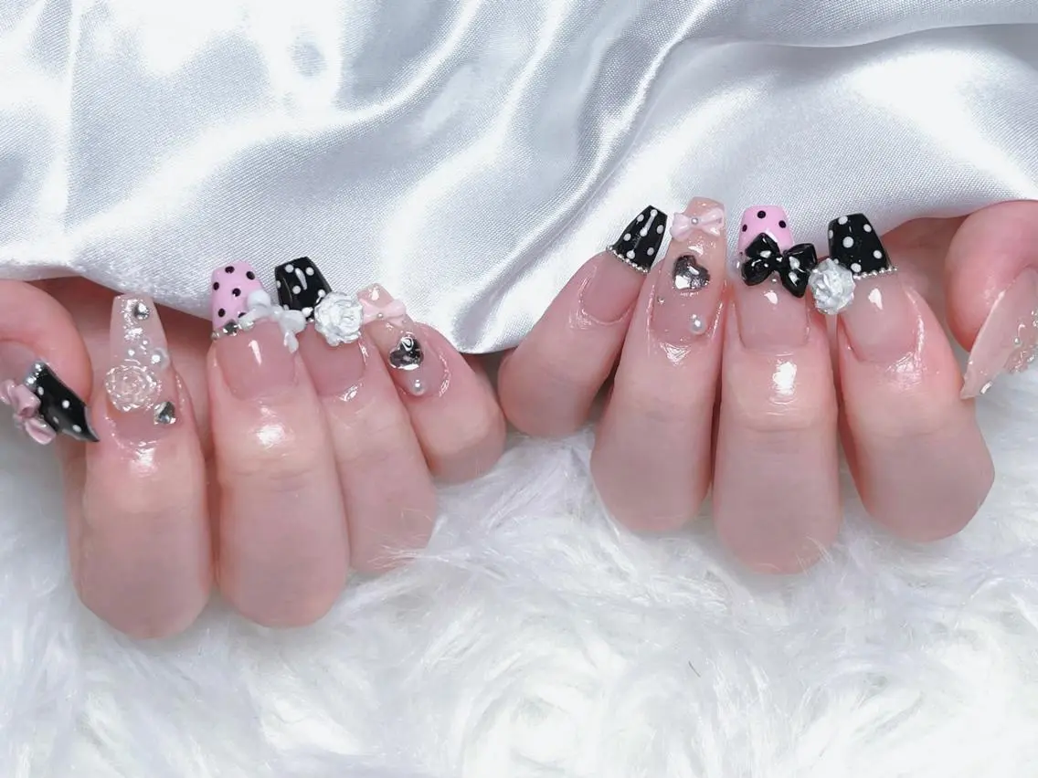 ネイル 長さ出し グラデーション 卒業式 キラキラネイル マグネットネイル アンアンBelle Nail 池袋のネイルデザイン
