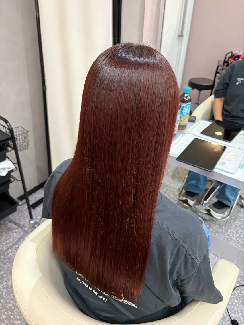 ロング カラー レッドカラー ヘアカラー トリートメント 髪質改善/艶カラー /やまだくるみのヘアスタイル