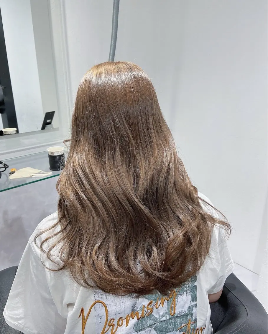 セミロング カラー センターパート特化 井上健太のヘアスタイル