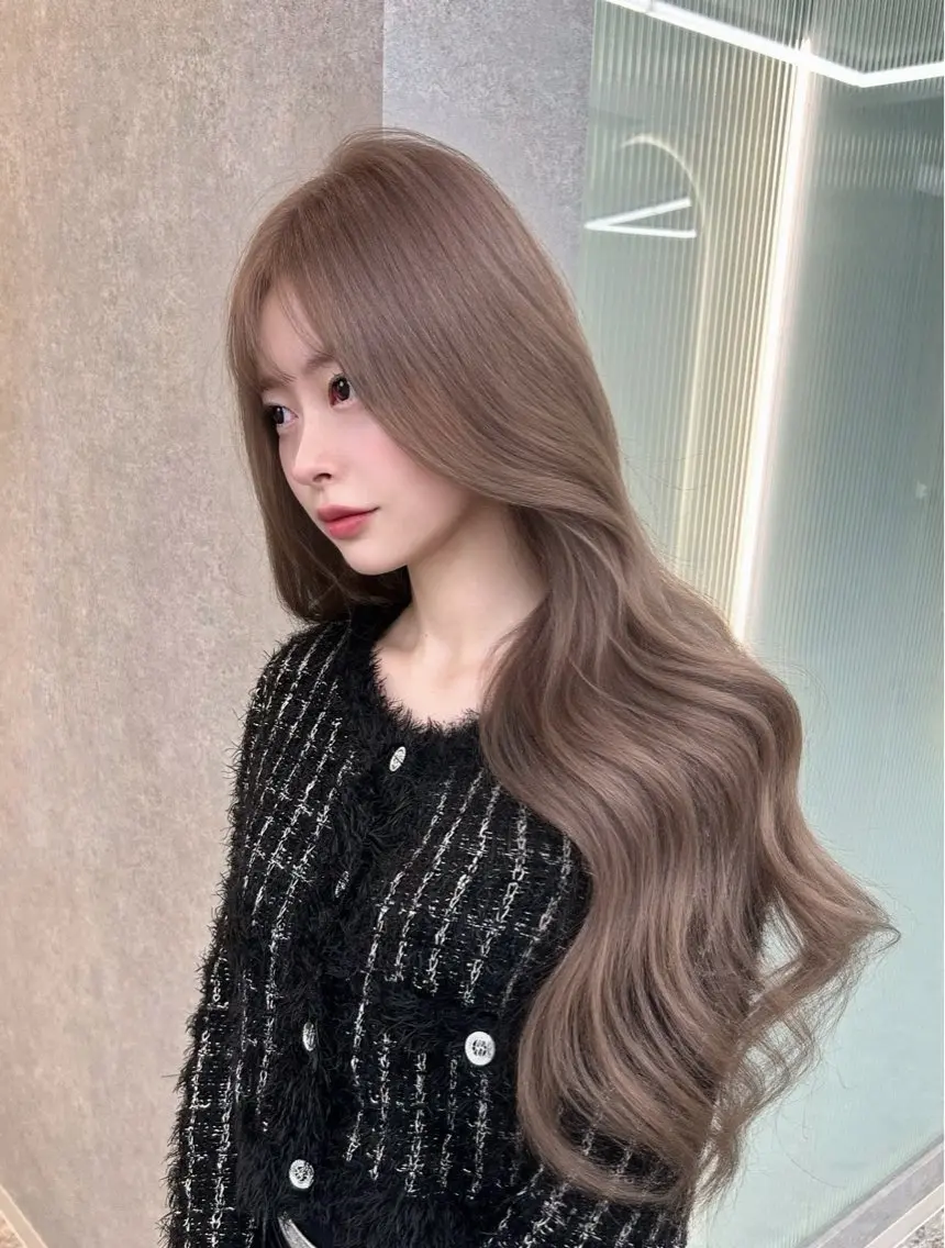 👑人気No.1👑ブリーチ+透明感カラー+韓国風カットの写真