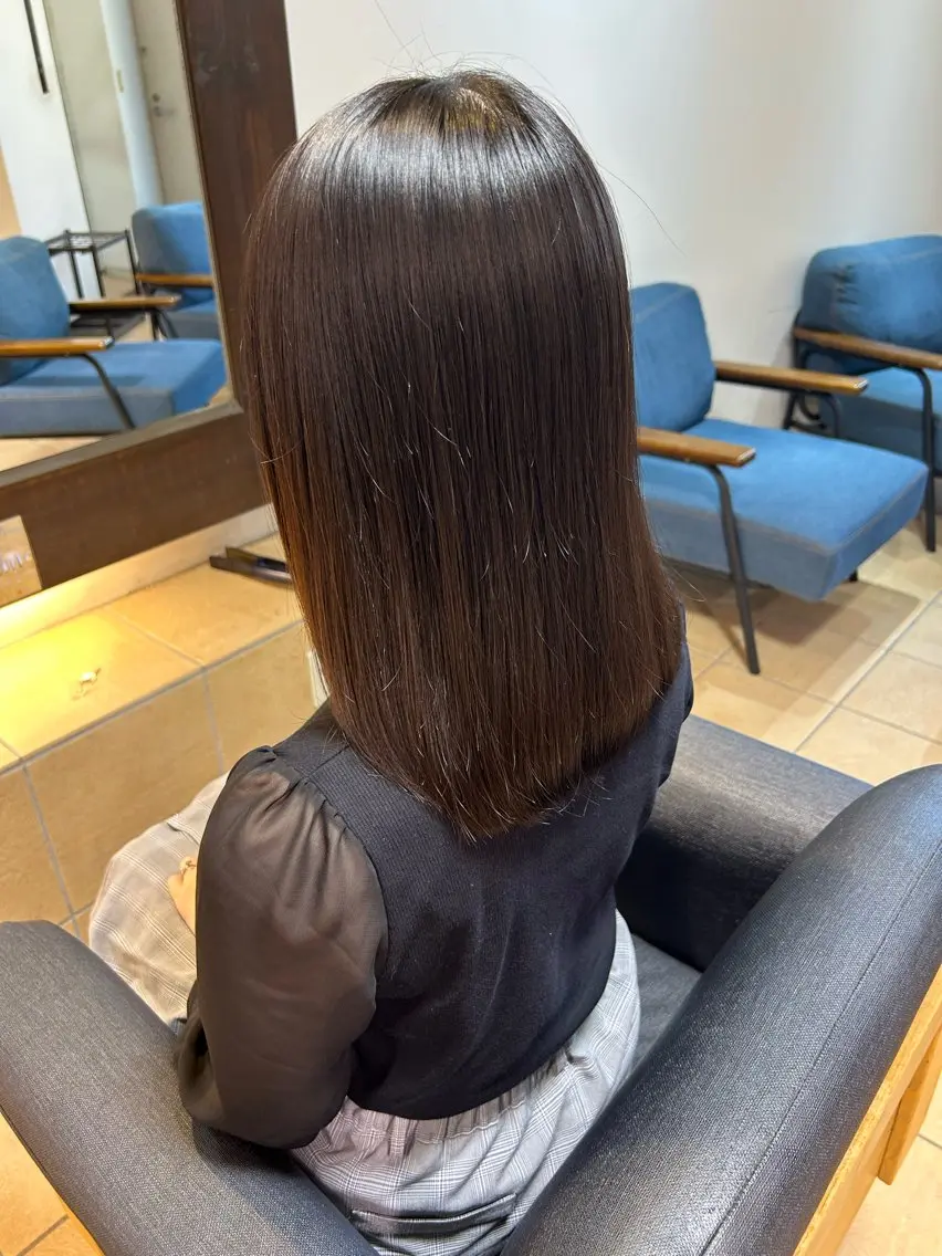 ミディアム 艶髪特化矯正カット ✨️MOMOEのヘアスタイル