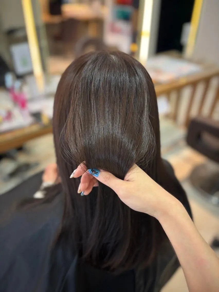 ロング カラー ヘアカラー 🌈コテ巻き風パーマ LOHASせいな🌈のヘアスタイル