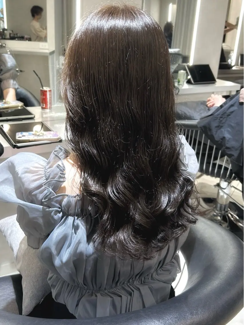 セミロング パーマ コテ巻き風パーマ💛 池袋のヘアスタイル