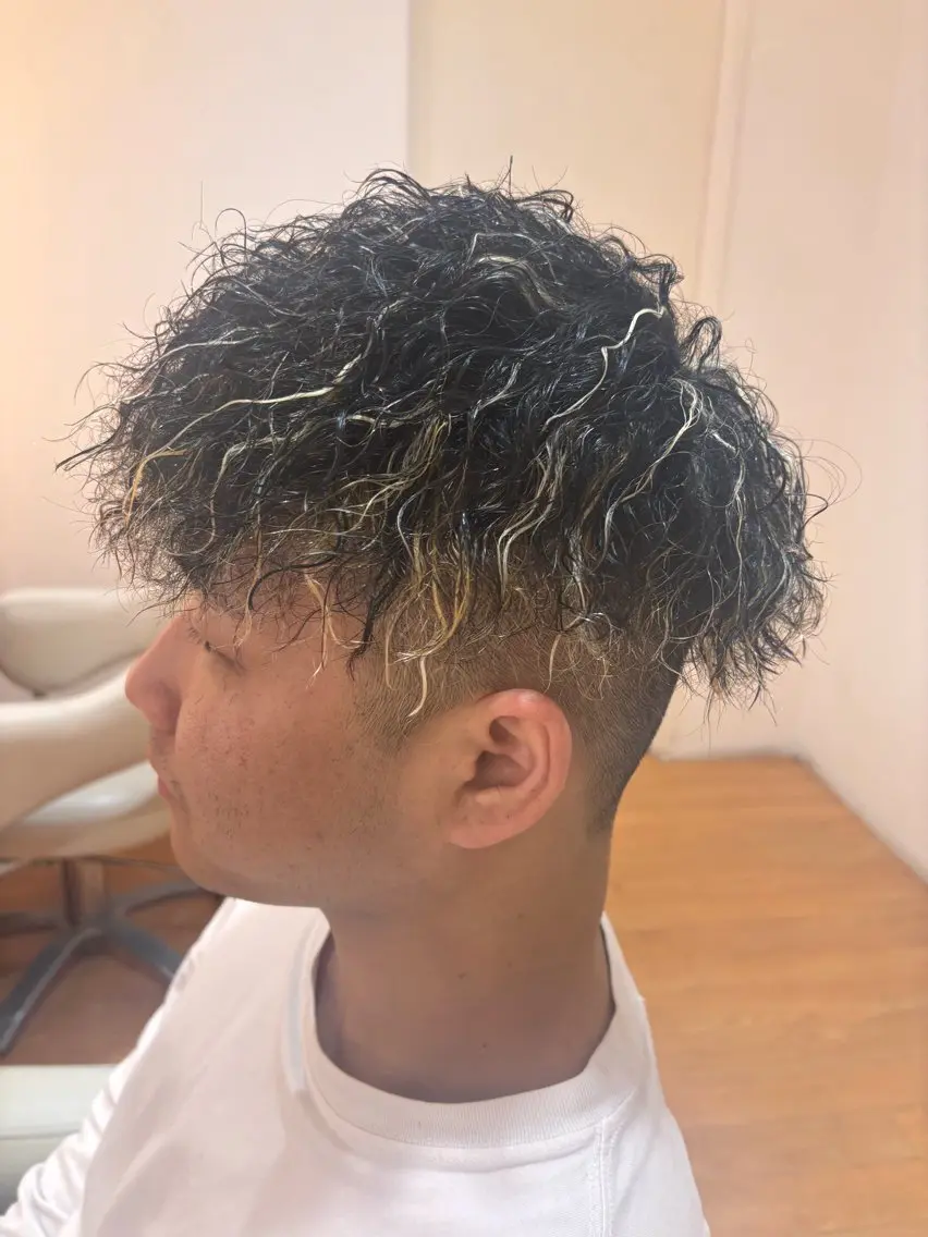 メンズカット＋メッシュハイライト＋トリートメント　👦🏻✂️の写真