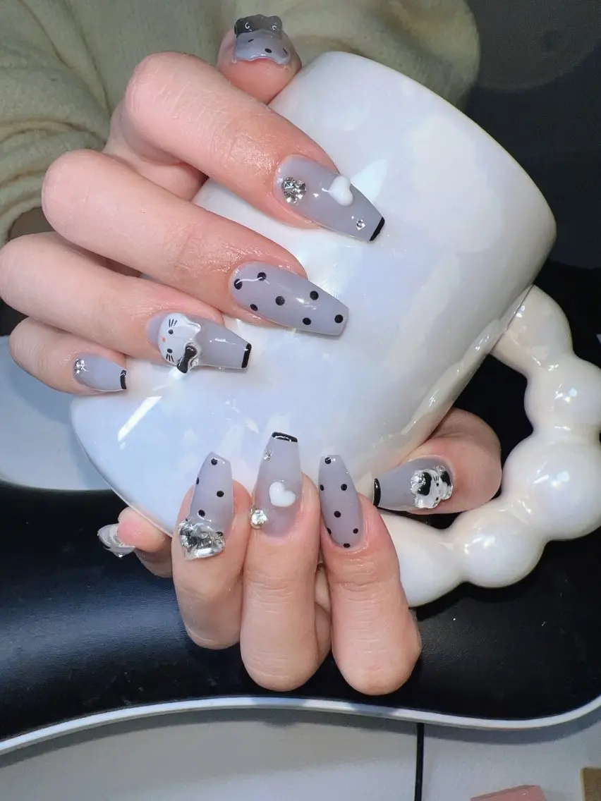 ネイル オーロラネイル チークネイル 長さ出し フットネイル フレンチネイル ハンドネイル Lee Nailsのネイルデザイン