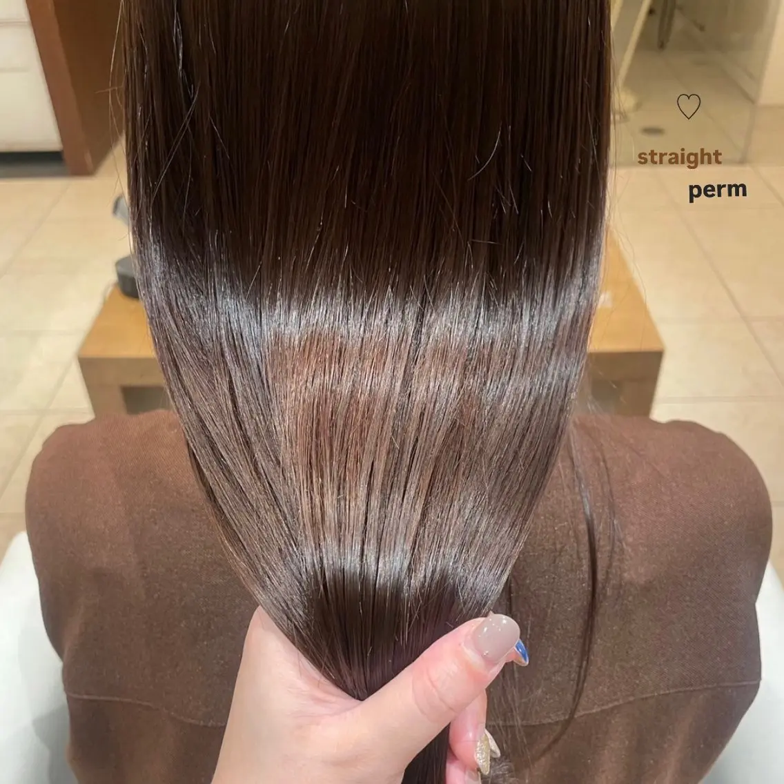 ロング 縮毛矯正 小宮山 桃加のヘアスタイル