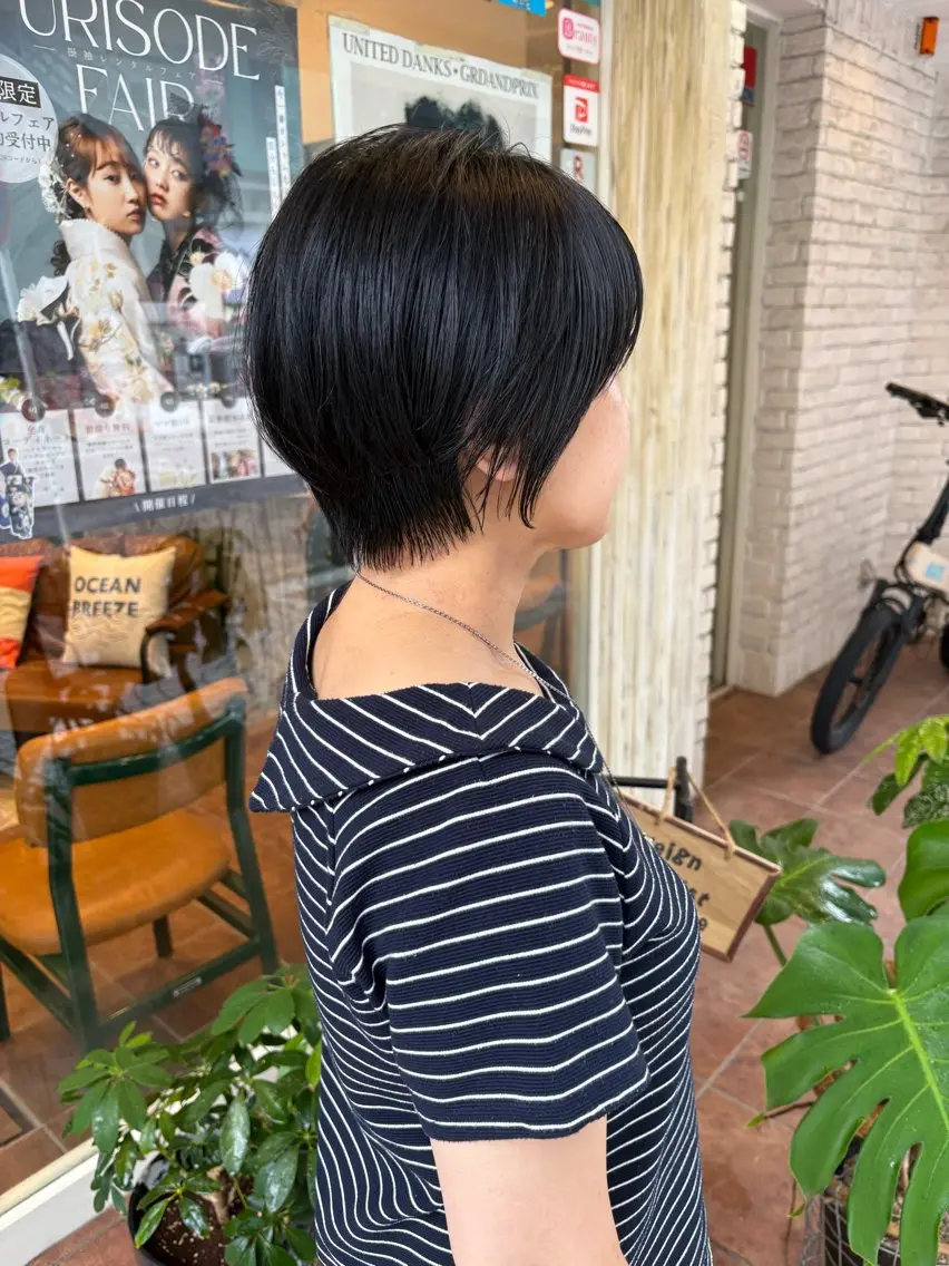 ショート あやか 白髪ぼかしハイライトのヘアスタイル