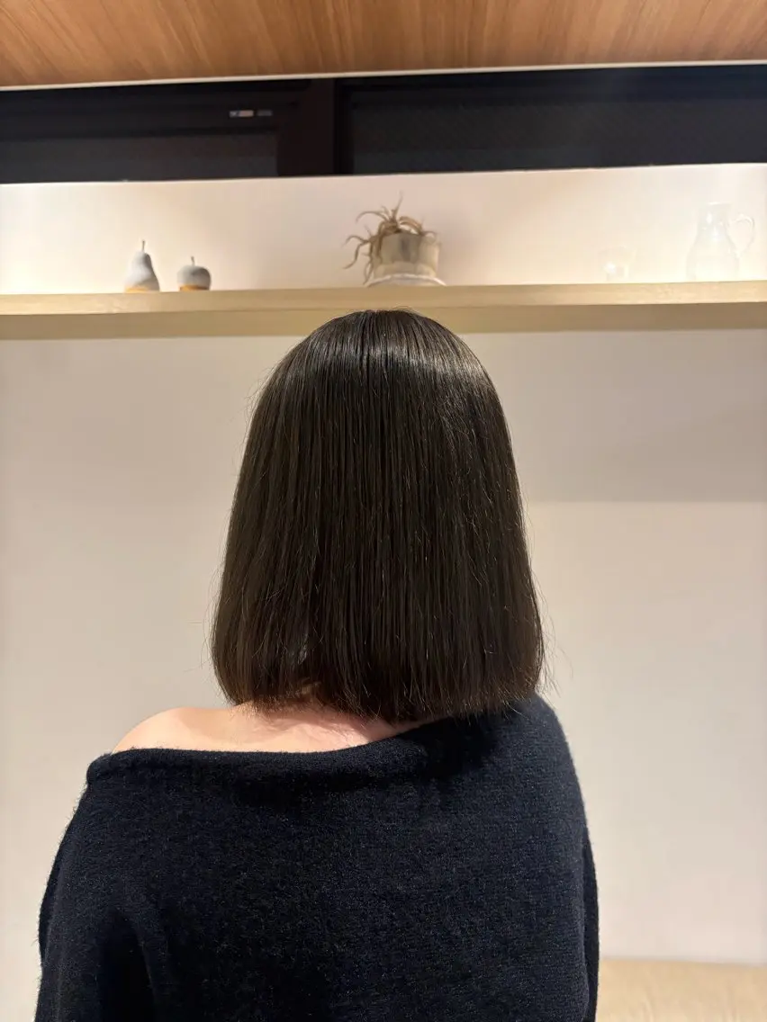 カラー miku /透け感トーンダウンのヘアスタイル