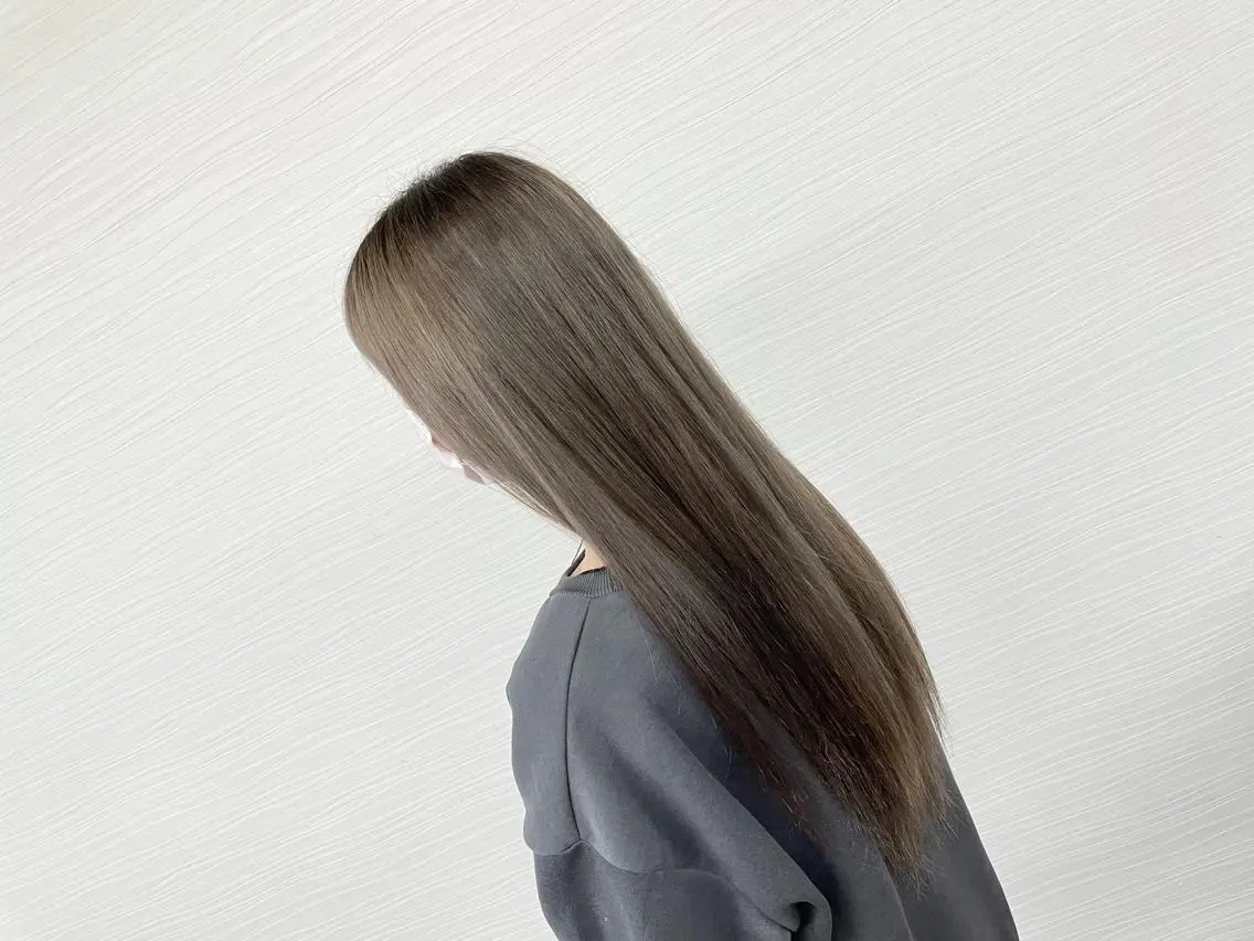 ロング カラー ブリーチ LaRmE Ayumi.のヘアスタイル