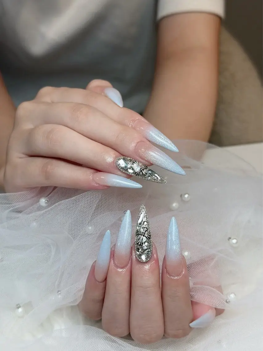 ネイル チークネイル ドット フレンチネイル グラデーション ハート ハンドネイル Julli NailStudioのネイルデザイン
