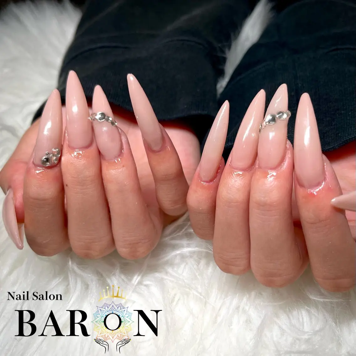 ネイル ピンク ピンクベージュ ストーンネイル ハンドネイル ☆SAKI☆ BARON 店長のネイルデザイン
