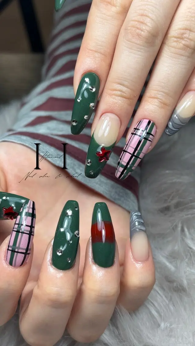 ネイル HatsuuNail salonアリスのネイルデザイン
