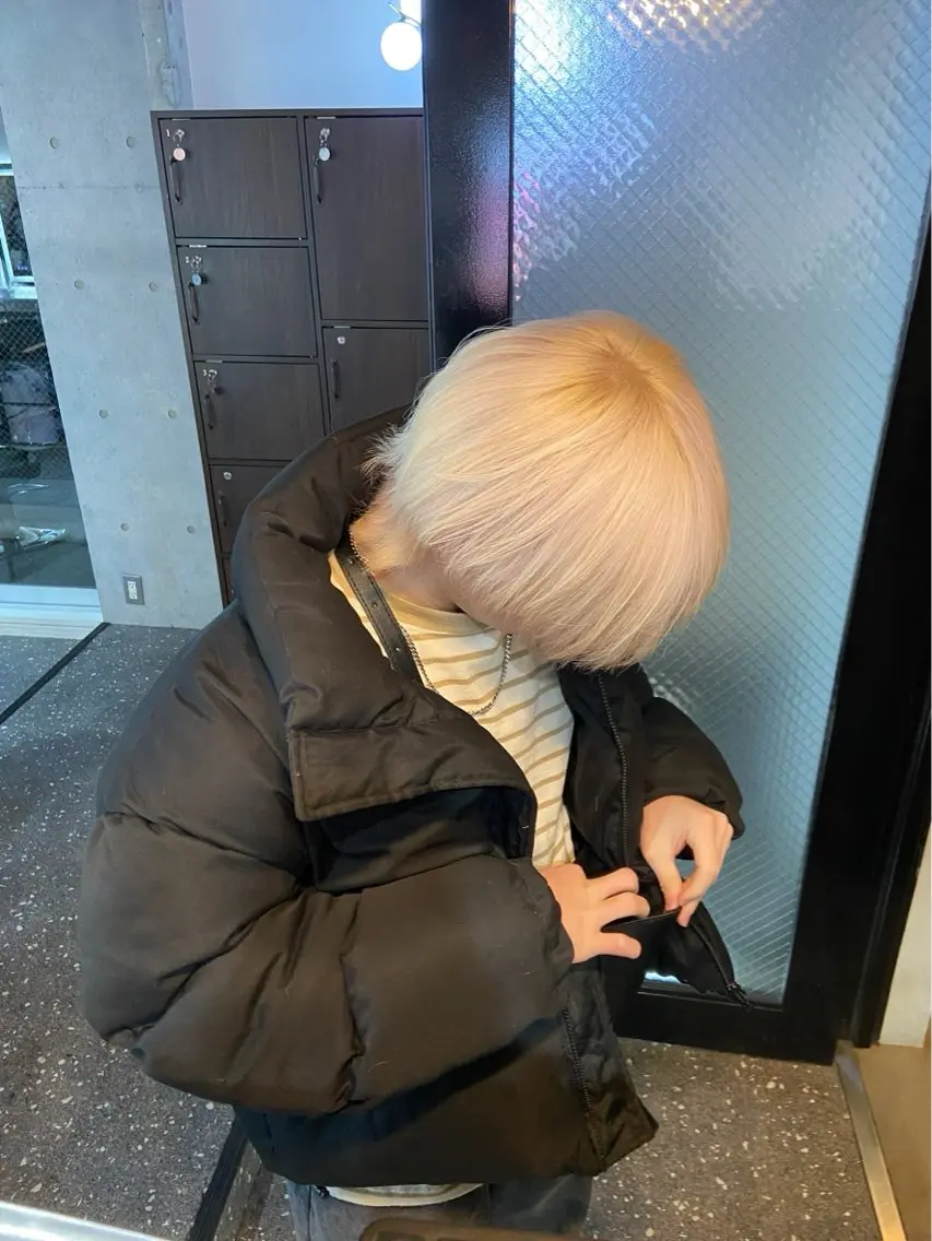 ✨メンズ限定✨ 😊ブリーチ＆カラー 補修トリートメント付き😊 この冬にもブリーチカラーを！✨黒染めされてる方は❌の写真
