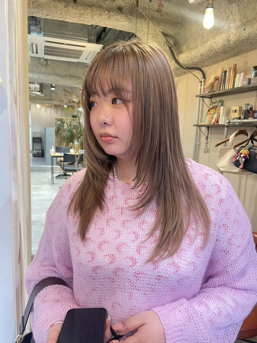 ロング カラー ベージュカラー ミルクティーベージュ カット ヘアカラー トリートメント 狩野 羅夢のヘアスタイル
