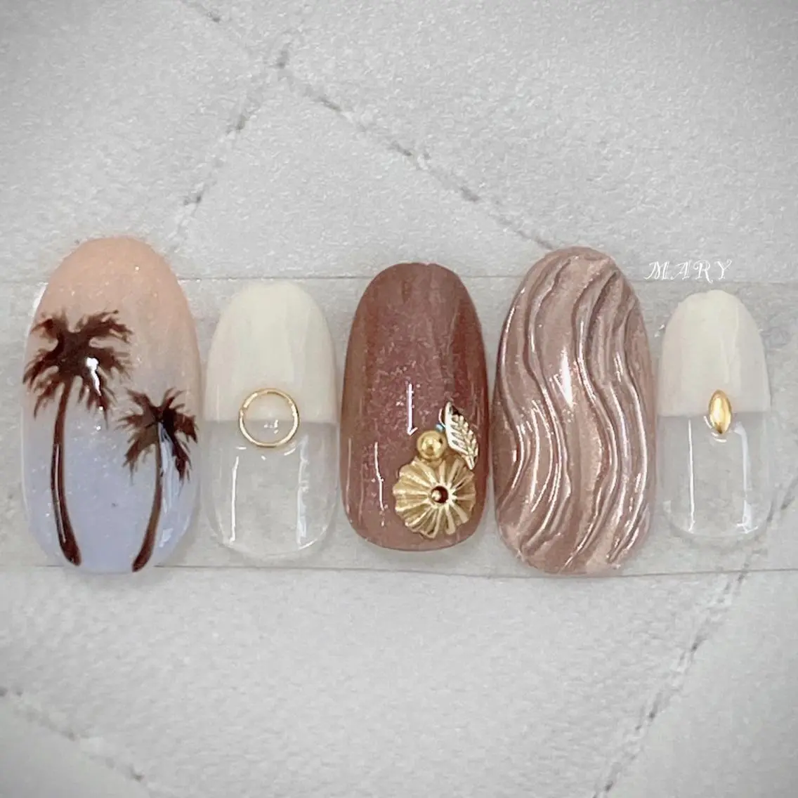 ネイル アートネイル フレンチネイル マグネットネイル ミラーネイル ニュアンスネイル ハンドネイル Mary nail .narumiのネイルデザイン