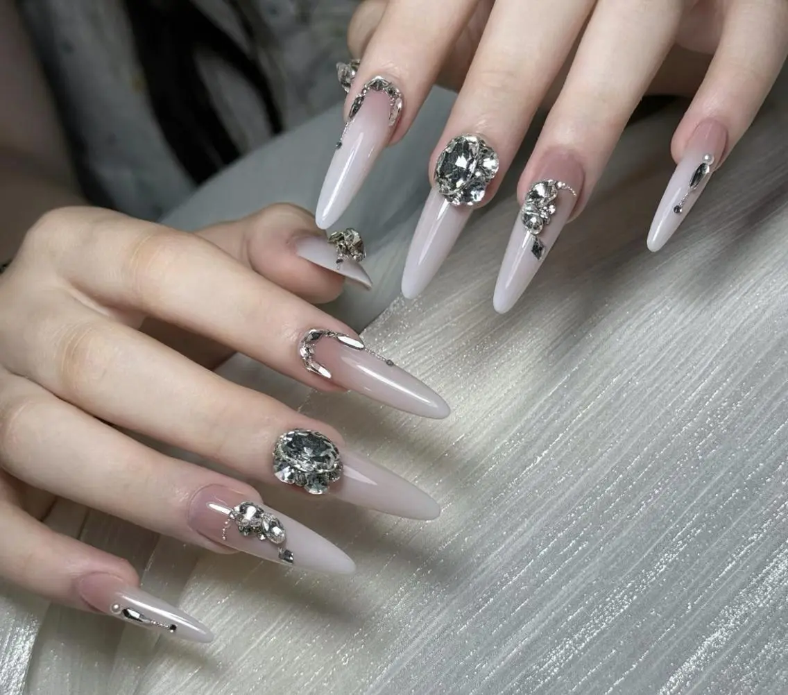 ネイル ハンドネイル ハンドケア 🍑 momo_nailのネイルデザイン