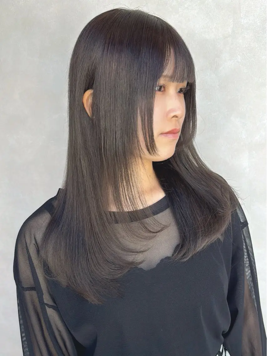 ミディアム 暗色カラー/レイヤー 🩶KAITOのヘアスタイル