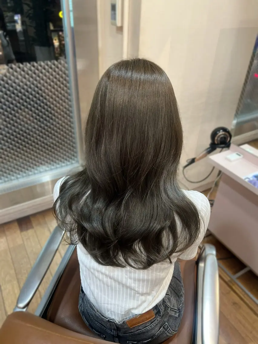 セミロング カラー ヘアカラー 'AXIS 栄 Konomiのヘアスタイル