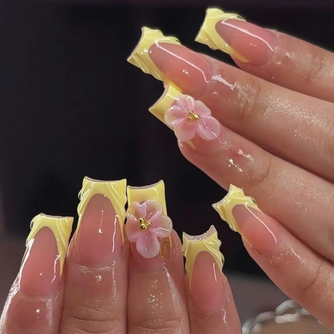 ネイル フラワーネイル フレンチネイル ジェルネイル ガーリー 韓国ネイル ハンドネイル Umee Nailのネイルデザイン
