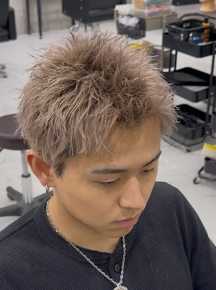ショート カラー パーマ メンズ メンズハイトーン ハイトーンカラー 沖田 光世のヘアスタイル