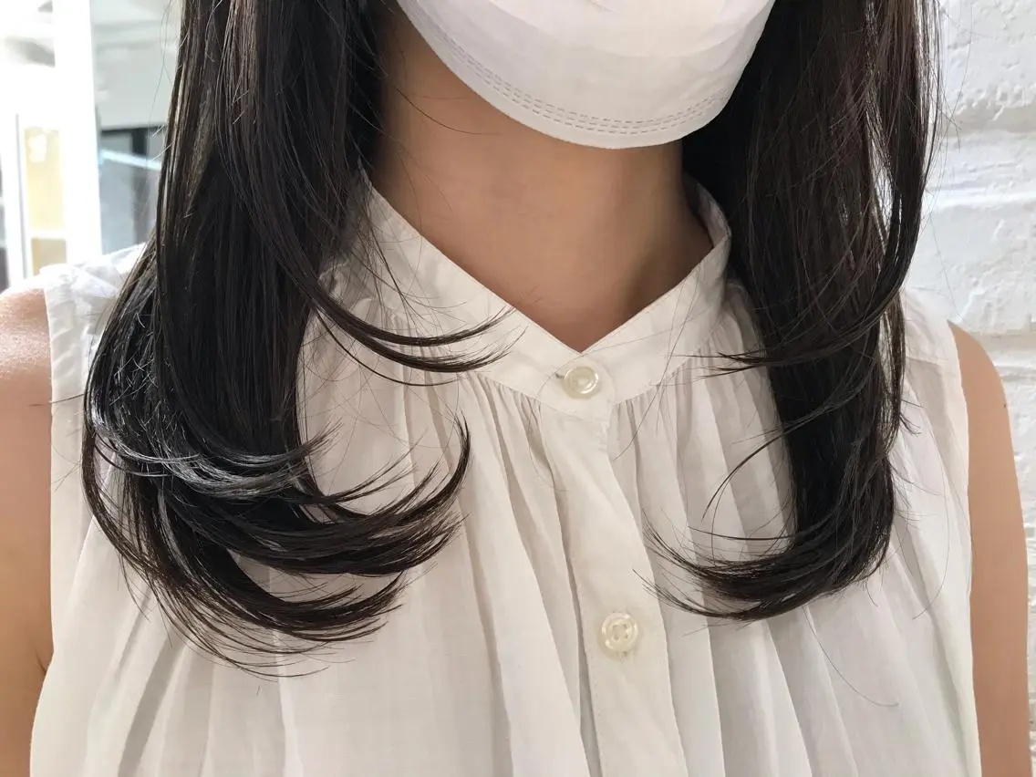 セミロング 顔周りカット レイヤーカット 【暖色カラー特化】 中山由梨のヘアスタイル