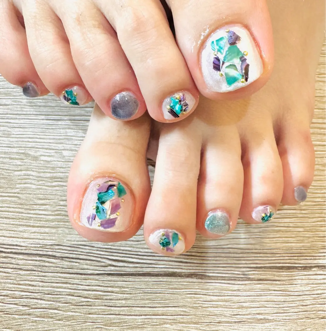 ネイル フットネイル 夏ネイル ホワイト nail atelier  Rのネイルデザイン
