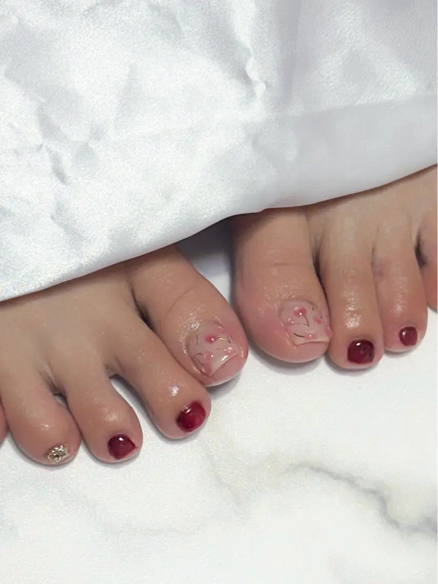 ネイル アートネイル ボルドー クリアネイル フットネイル ゴールド フットネイル nail salon minthのネイルデザイン