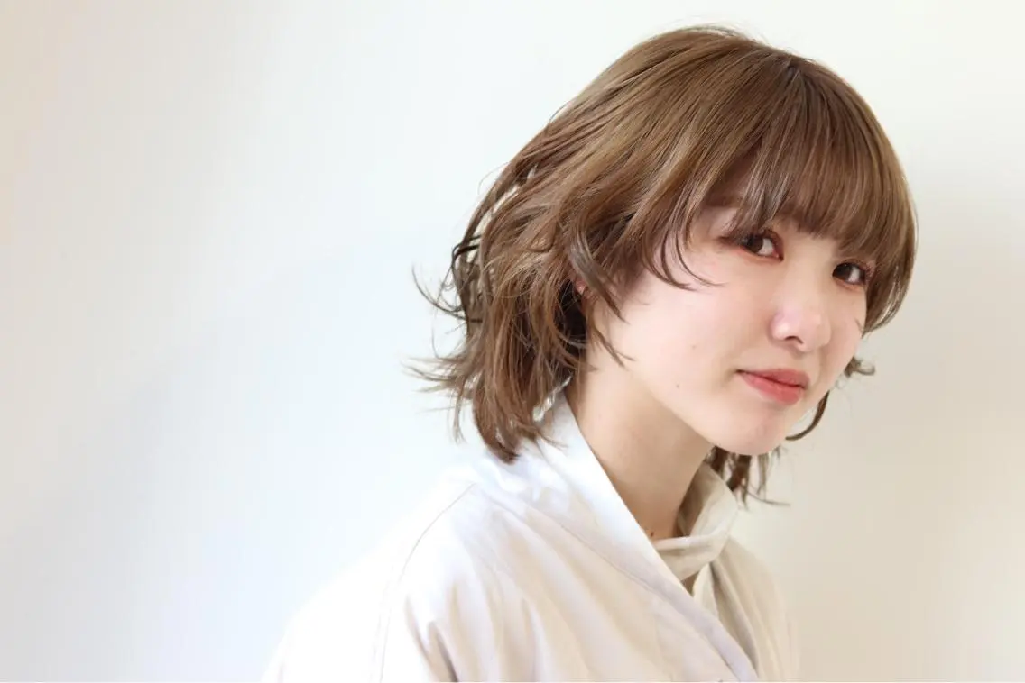 ミディアム カラー 💡曲がるストレート /レイヤー松本隼人のヘアスタイル