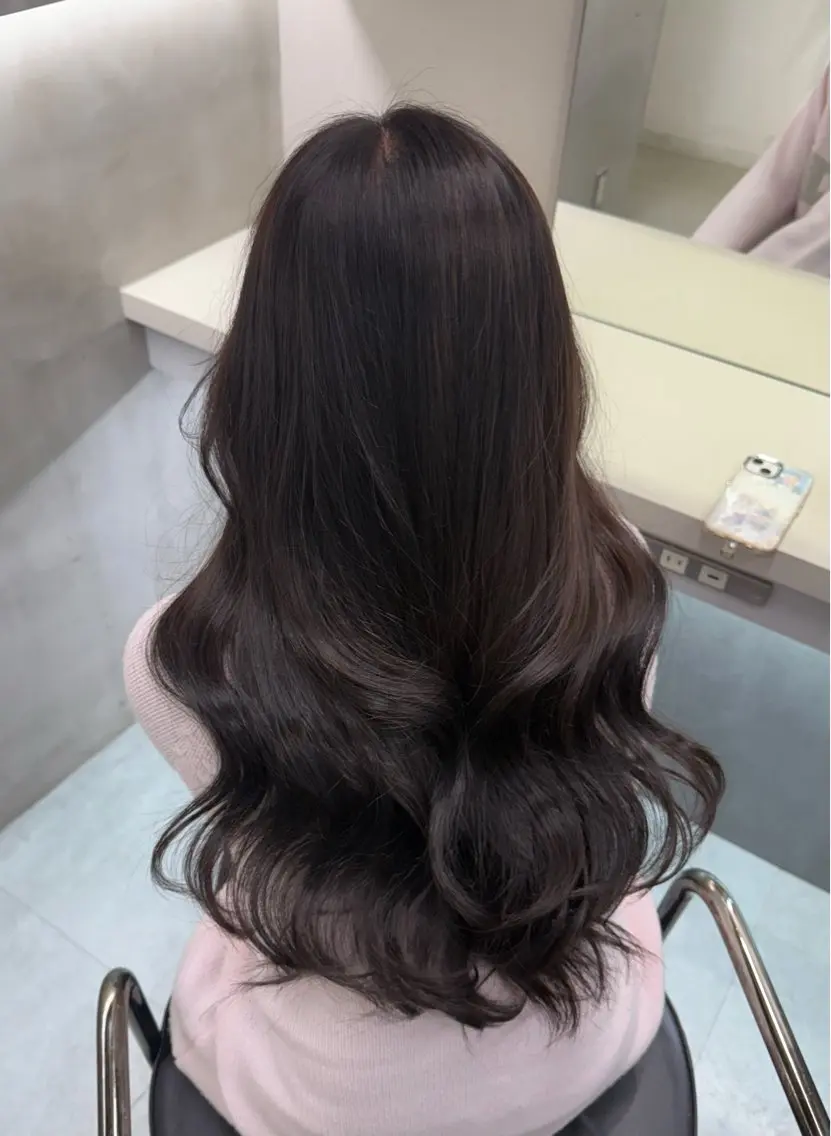 ロング カラー 透明感カラー グレージュ オリーブカラー 韓国風ヘア カット ヘアカラー もも/透明感/ 暖色カラー/韓国ヘアのヘアスタイル
