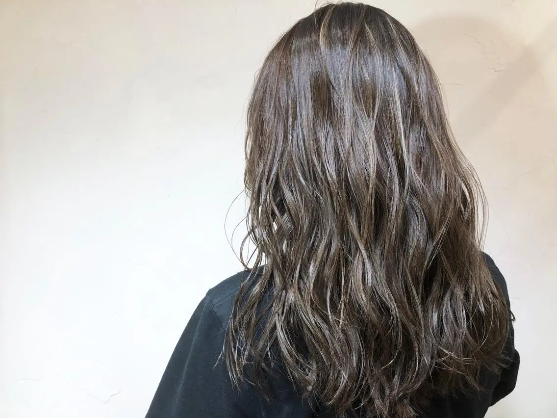 ロング カラー ヘアアレンジ ブリーチ ケアブリーチ 透明感カラー ハイライトカラー ハイライト ヘアカラー トリートメント 小松 郁斗のヘアスタイル