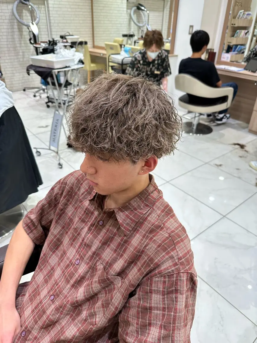 ショート カラー パーマ ベージュカラー ミルクティーベージュ カット パーマ 渡邉 理央のヘアスタイル