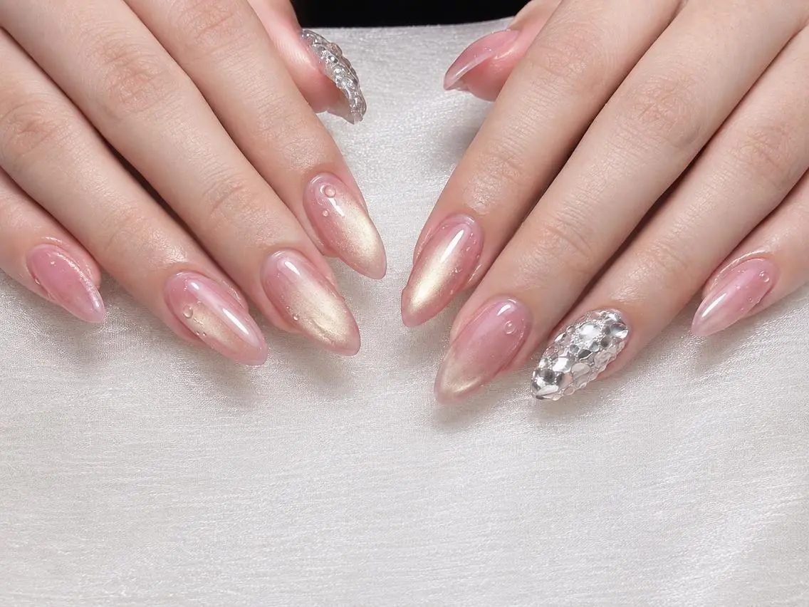ネイル MoonNail サキのネイルデザイン