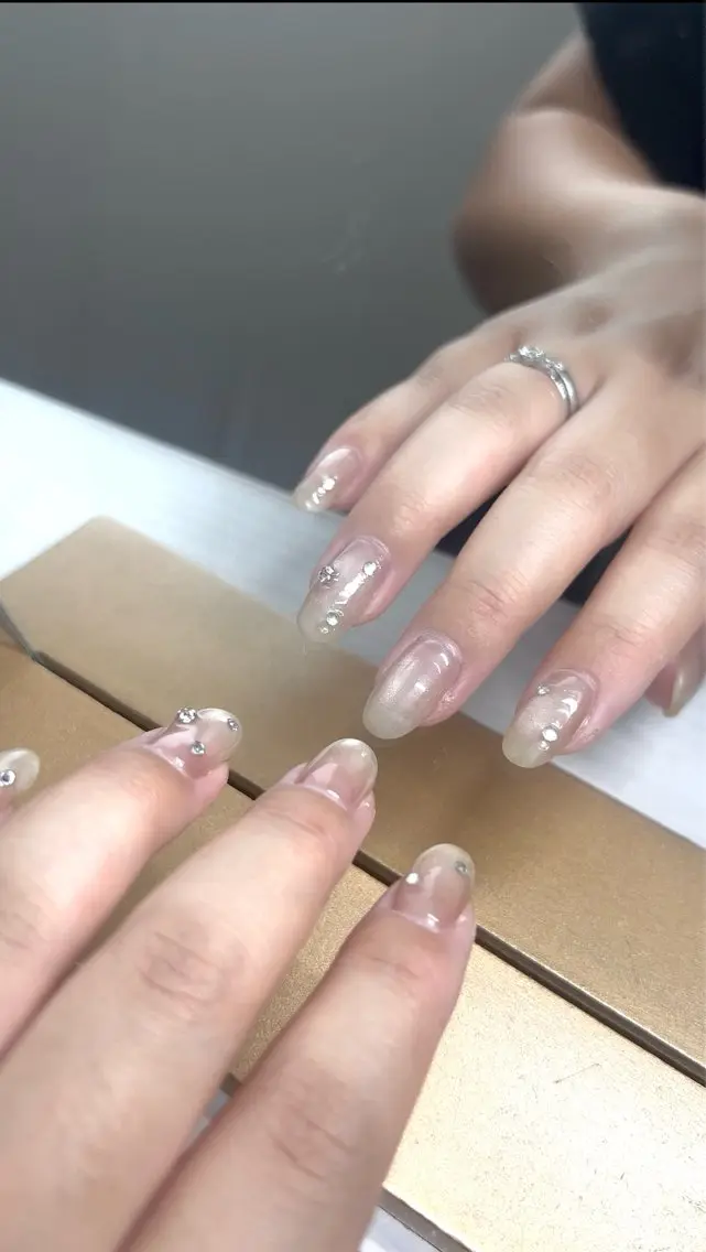 ネイル キラキラネイル マグネットネイル オフィスネイル シンプルネイル ストーンネイル ハンドネイル AJ nailのネイルデザイン