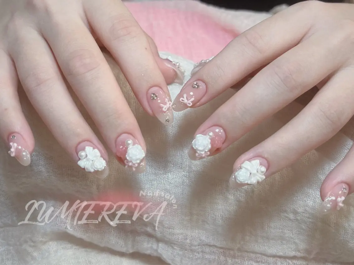ネイル フラワーネイル フレンチネイル キラキラネイル 韓国ネイル マグネットネイル ハンドネイル Lumiereva nail salonのネイルデザイン