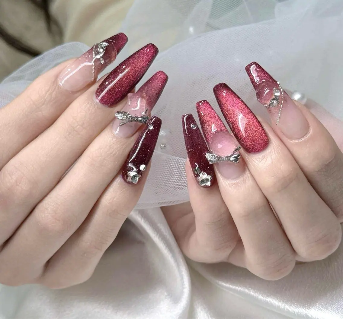 ネイル オーロラネイル ブルー チークネイル 長さ出し フットネイル ハンドネイル NAILS168 池袋西口駅前店のネイルデザイン