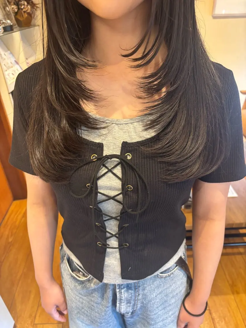 ロング レイヤーカット カット Sagedoue ユイのヘアスタイル