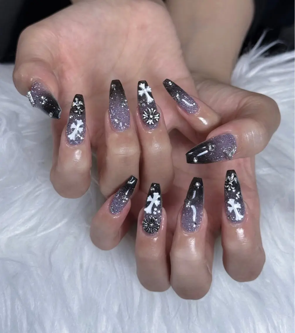 ネイル チークネイル ドット フレンチネイル グラデーション ハート ハンドネイル ハンドケア Eli Muse 新宿ネイルのネイルデザイン
