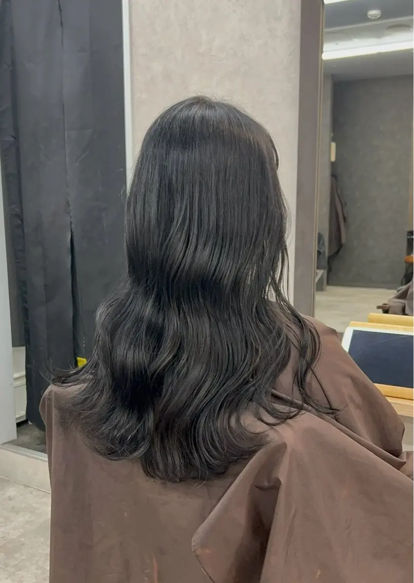 ミディアム カラー ブルーカラー ブルーグレー いなみね はるきのヘアスタイル