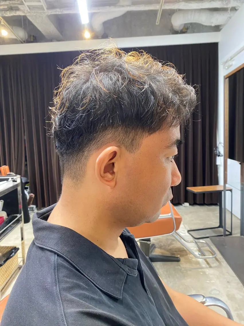ショート パーマ メンズ 吉浦 知宏のヘアスタイル