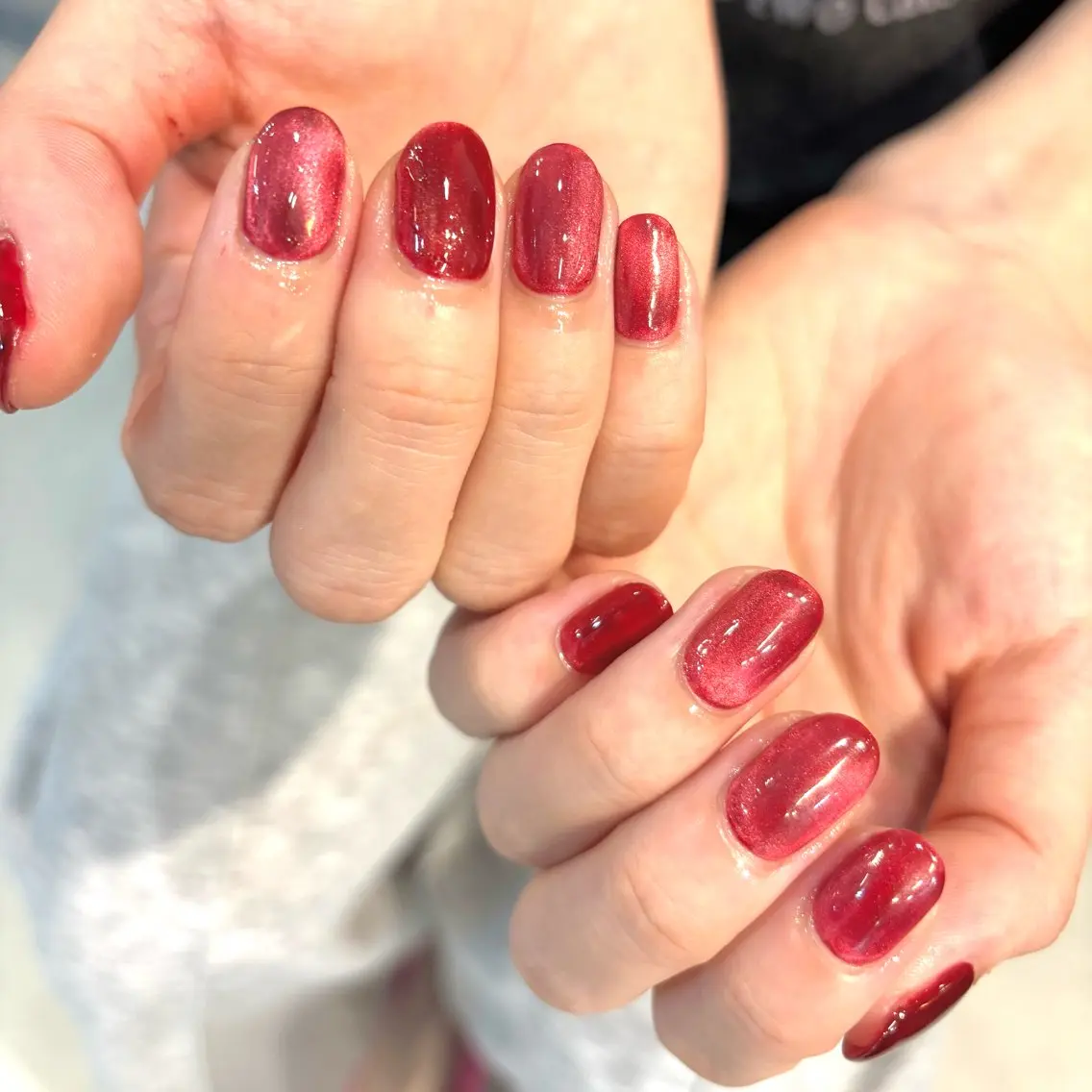 ネイル ジェルネイル マグネットネイル 赤色 ハンドネイル Chipie_ ayanoのネイルデザイン