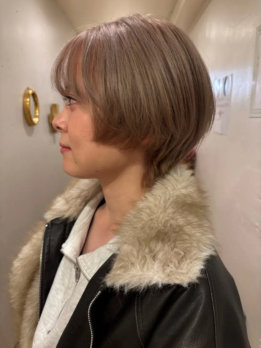 ショート カラー ベージュカラー 透明感カラー 松崎 めいのヘアスタイル